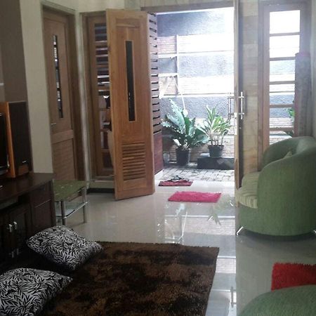 Homestay Syariah Grahadi Malang Luaran gambar